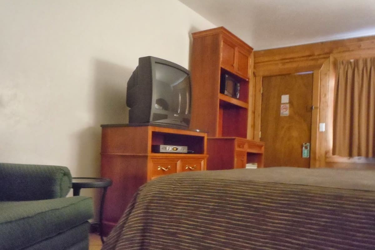 Standard Double Room, 2 Queen Beds | Room amenity