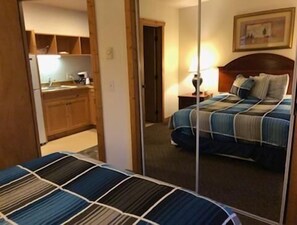 Free WiFi, bed sheets - Bellevue High Country Motel (Bellevue)