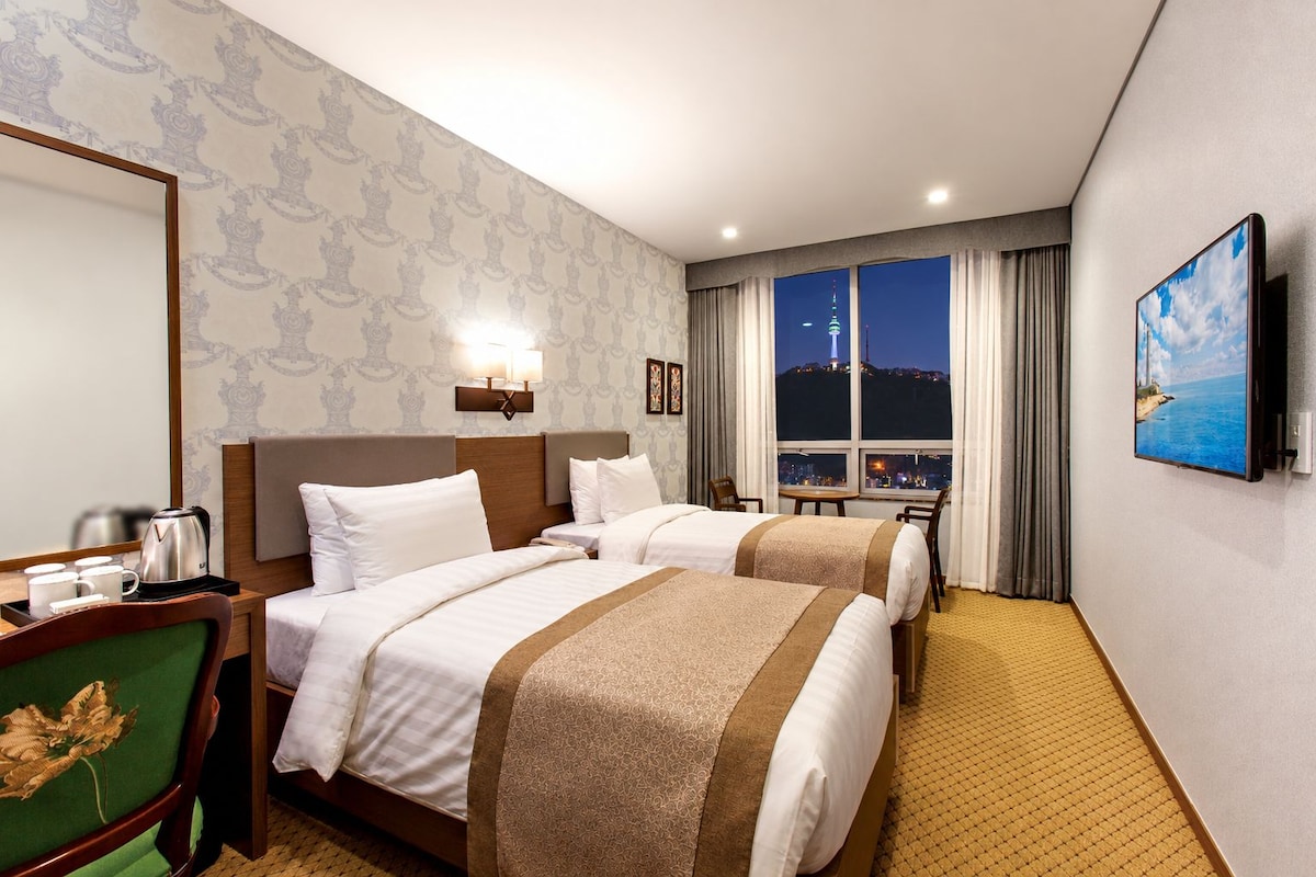 Superior Twin Room | Premium bedding, in-room safe, blackout drapes, soundproofing