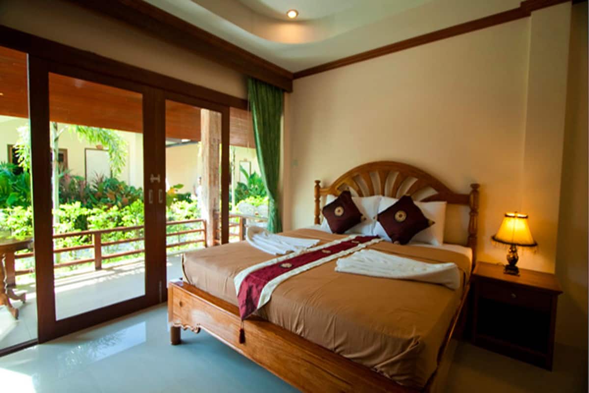 Deluxe Room | Rollaway beds, free WiFi