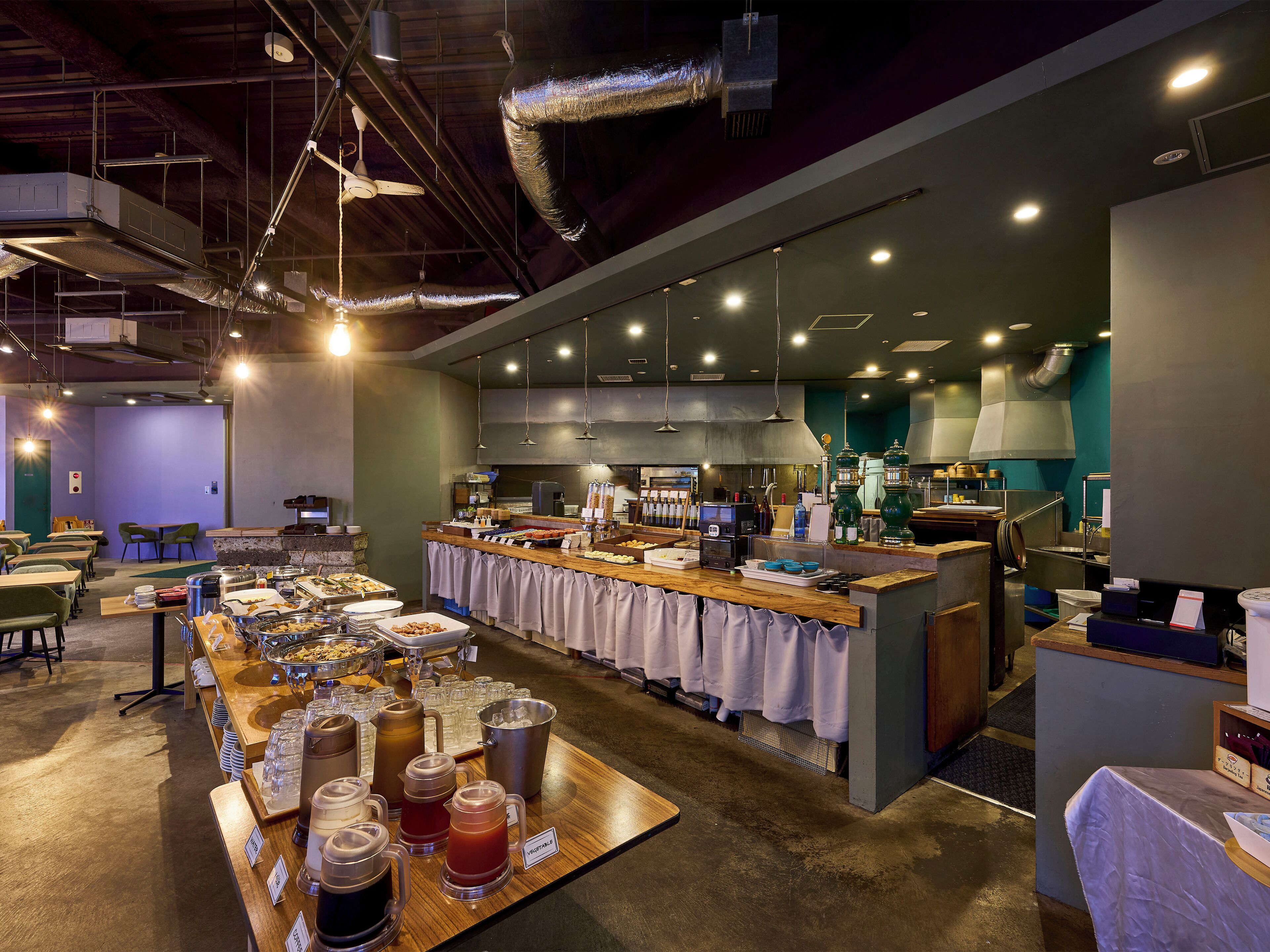 朝食 (ビュッフェ)、毎日提供 (1 名様 1700 JPY)