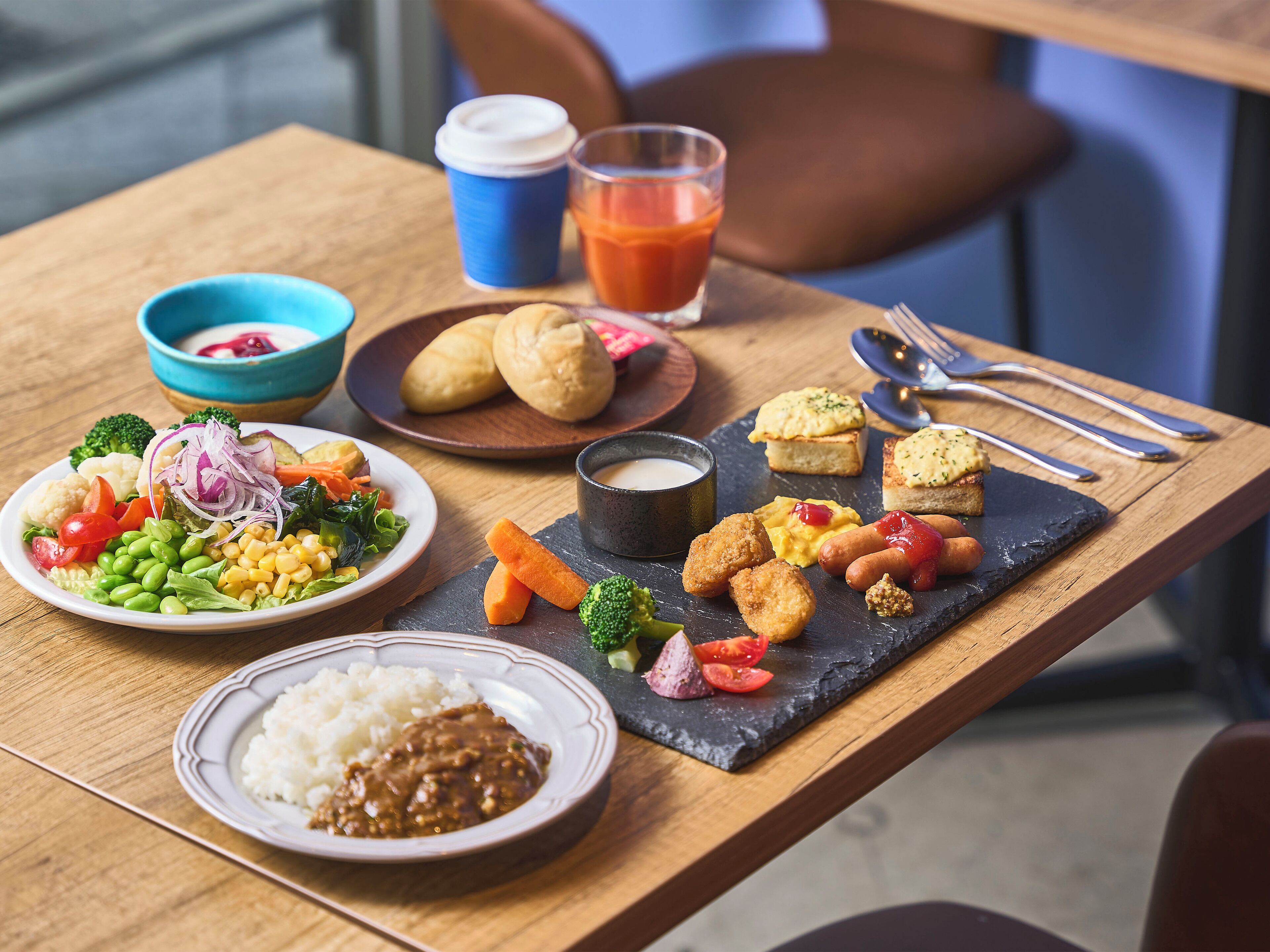 Daily buffet breakfast for a fee