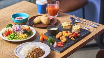 Daily buffet breakfast for a fee