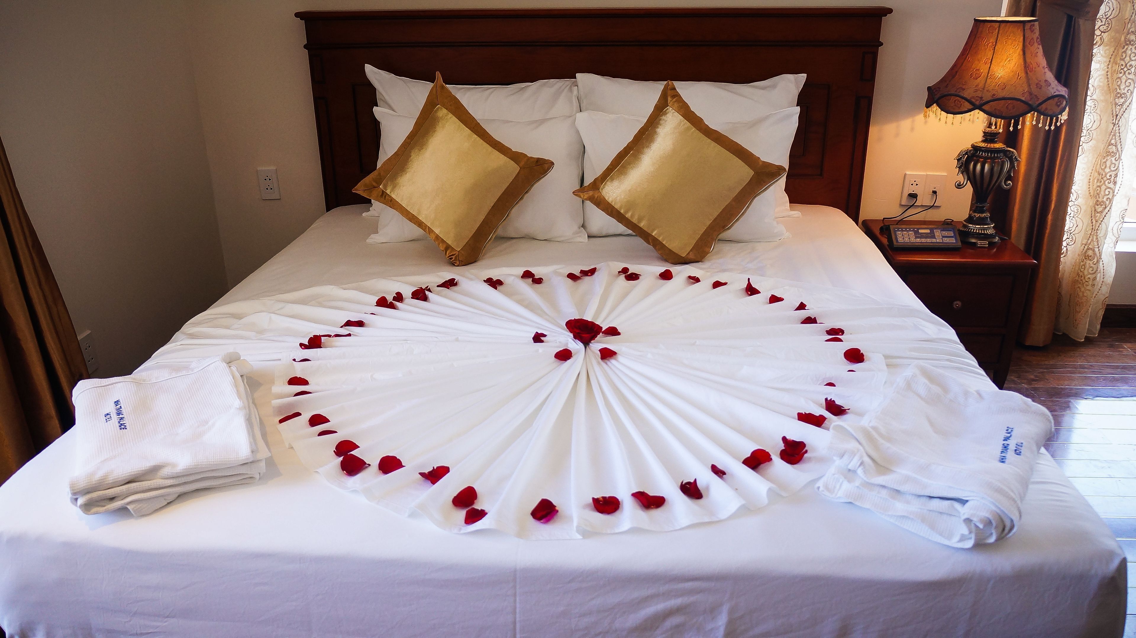 Ropa de cama de alta calidad y minibar 