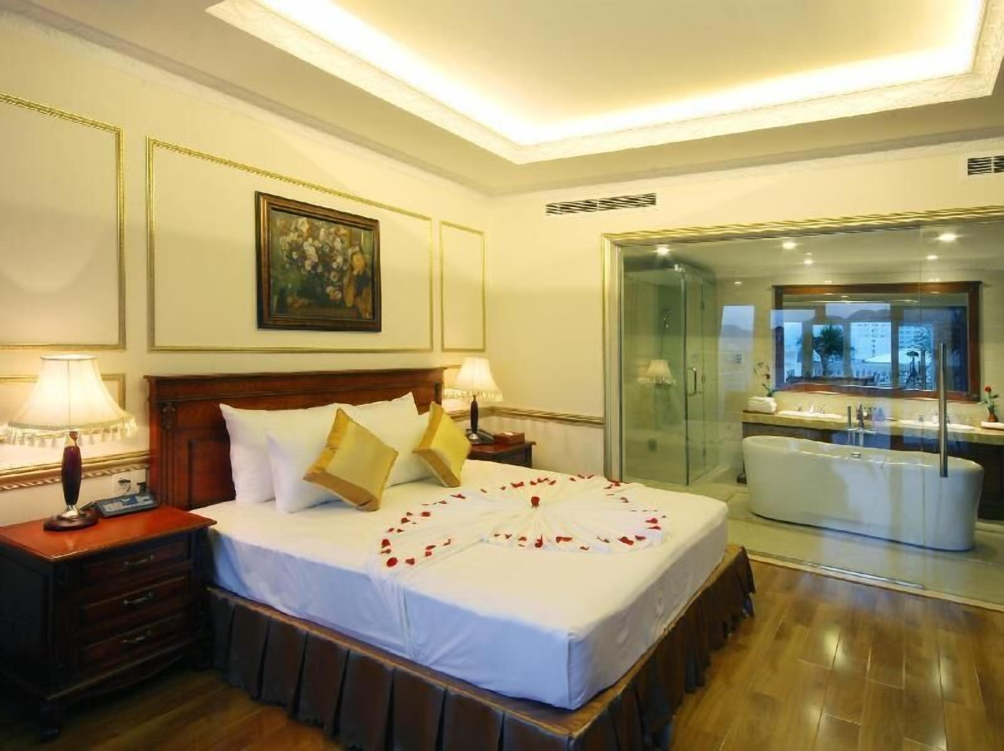 Premium bedding, minibar, in-room safe, desk