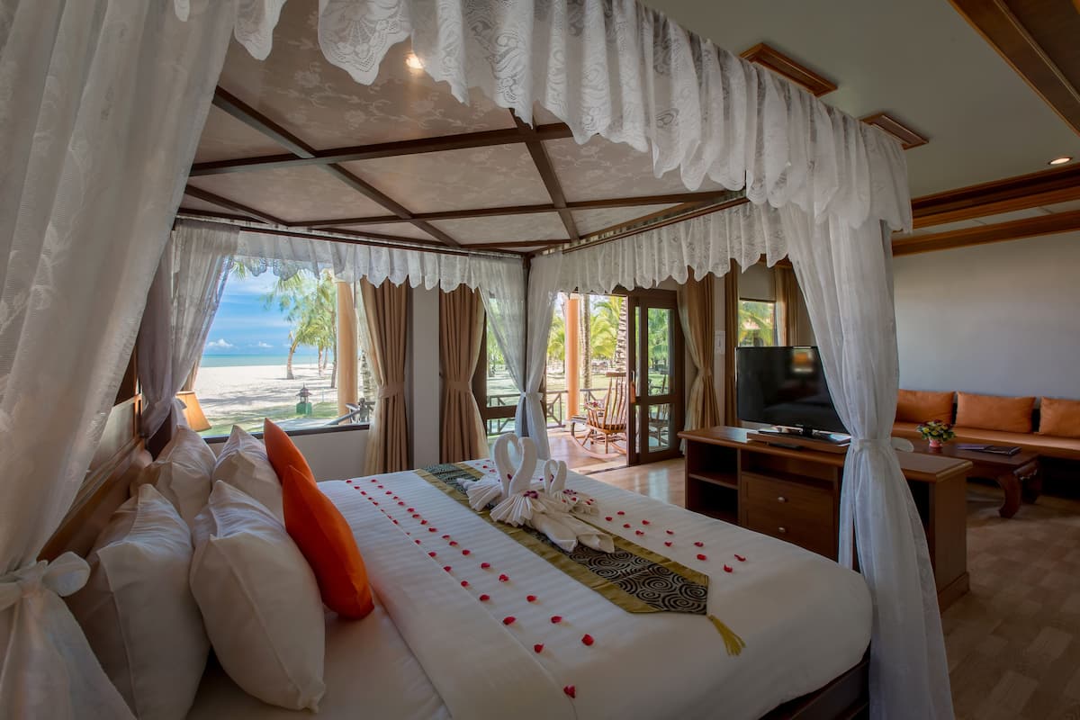 Sunset Beach Side Villa | 1 bedroom, premium bedding, Tempur-Pedic beds, minibar