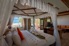 Villa (Sunset Beach Side) | Peralatan tempat tidur premium, katil Tempur-Pedic, bar mini