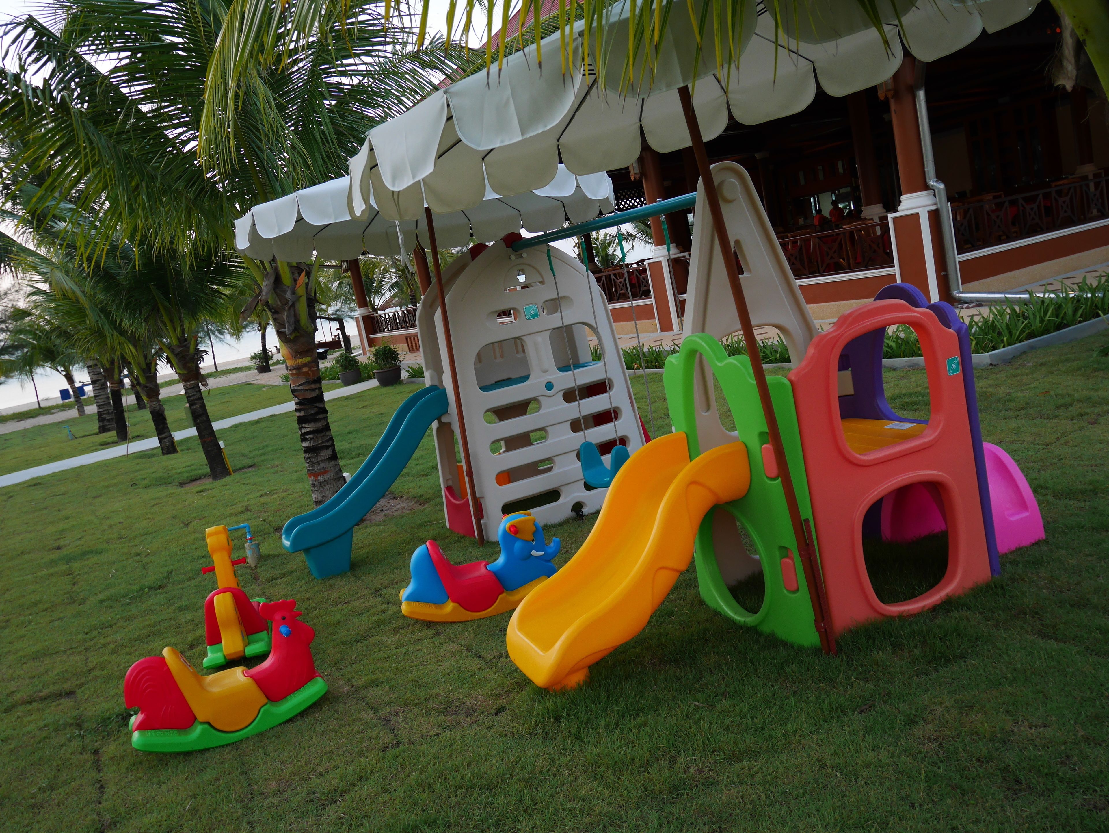 children’s play area – outdoor