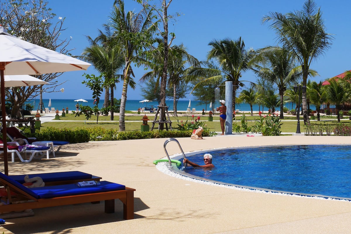 3 outdoor pools, pool umbrellas