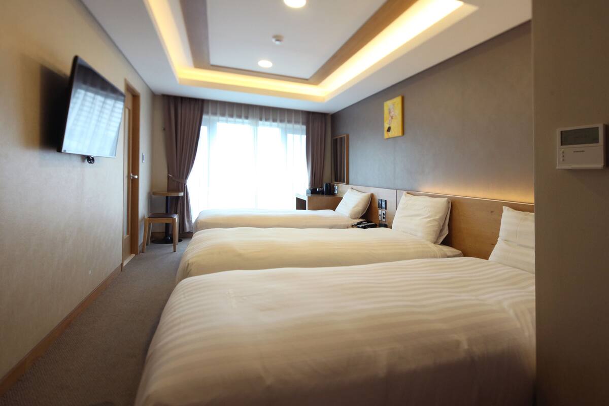 Triple Room