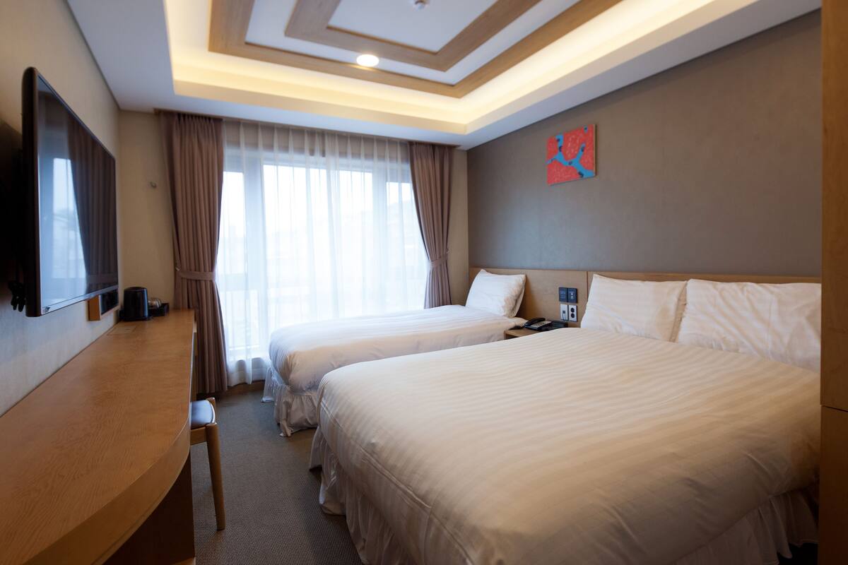 Deluxe Twin Room