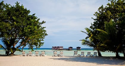 Pom Pom Island Resort