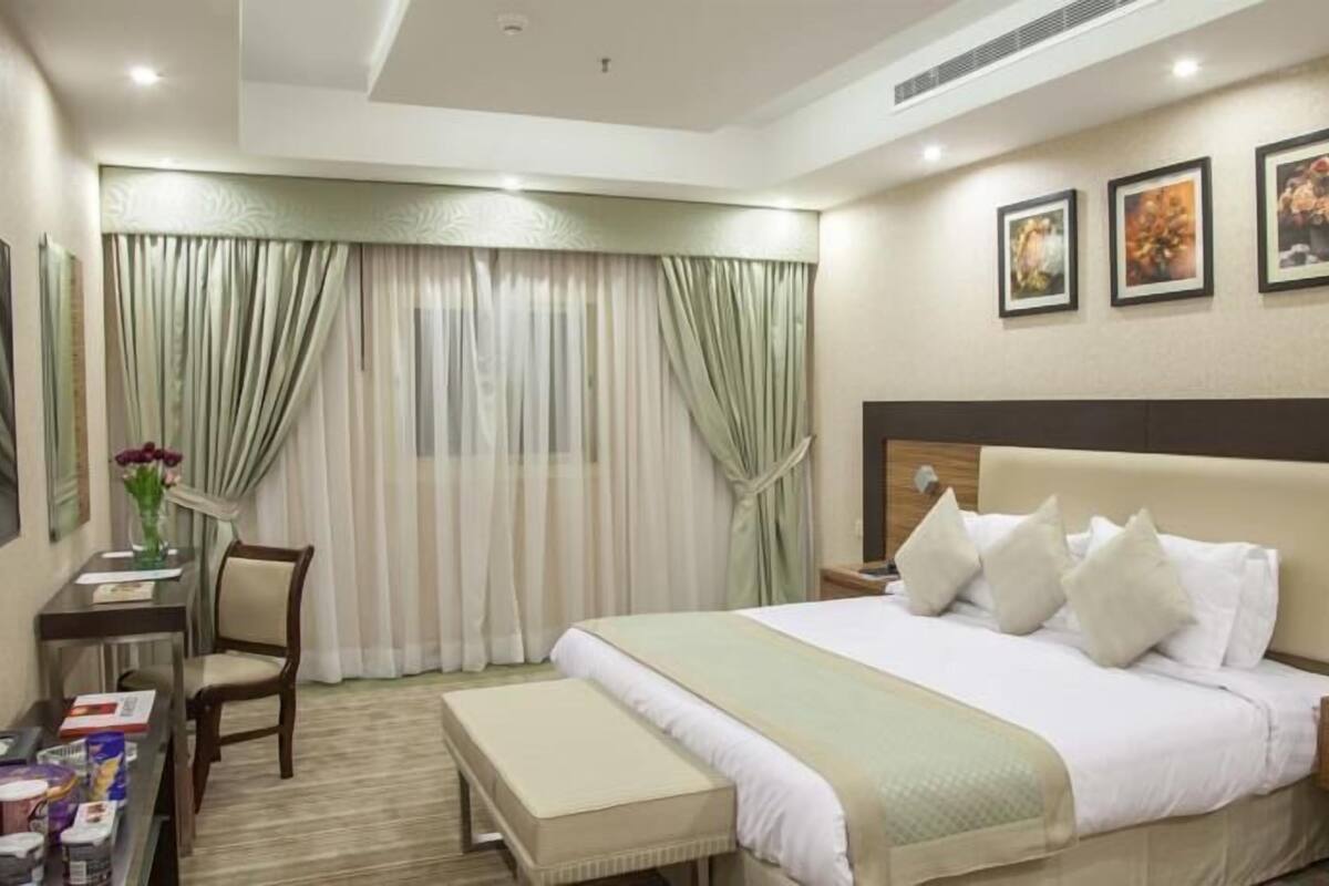 Minibar, Zimmersafe, Bügeleisen/Bügelbrett, kostenloses WLAN