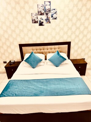 Allergikerbettwaren, Schreibtisch, schallisolierte Zimmer