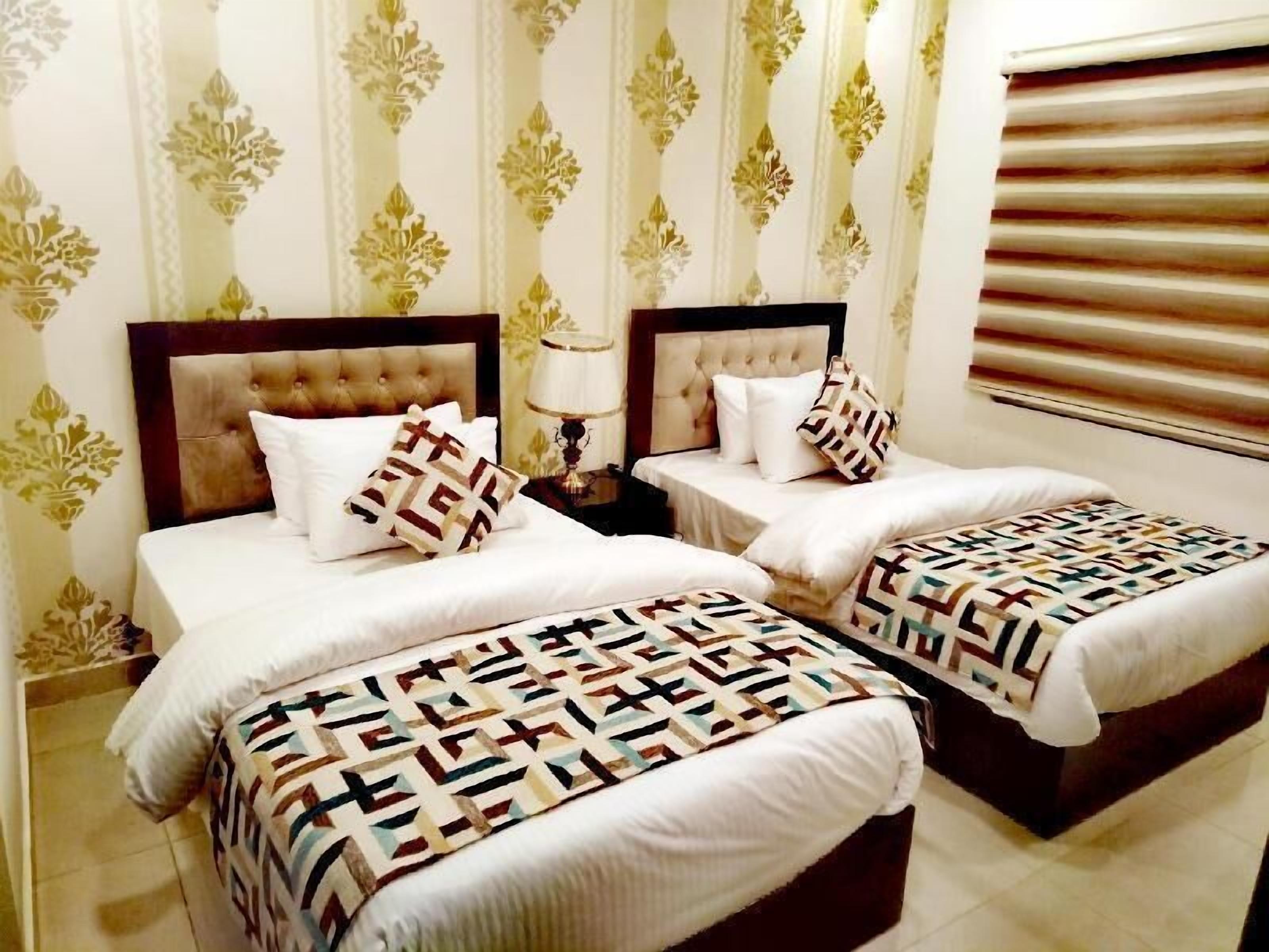Hypo-allergenic bedding, desk, soundproofing, free WiFi