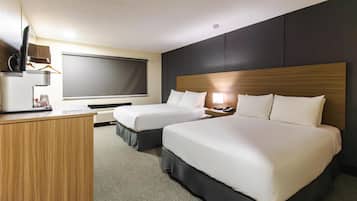 Chambre Standard, 2 grands lits, non-fumeur, réfrigérateur et four à micro-ondes