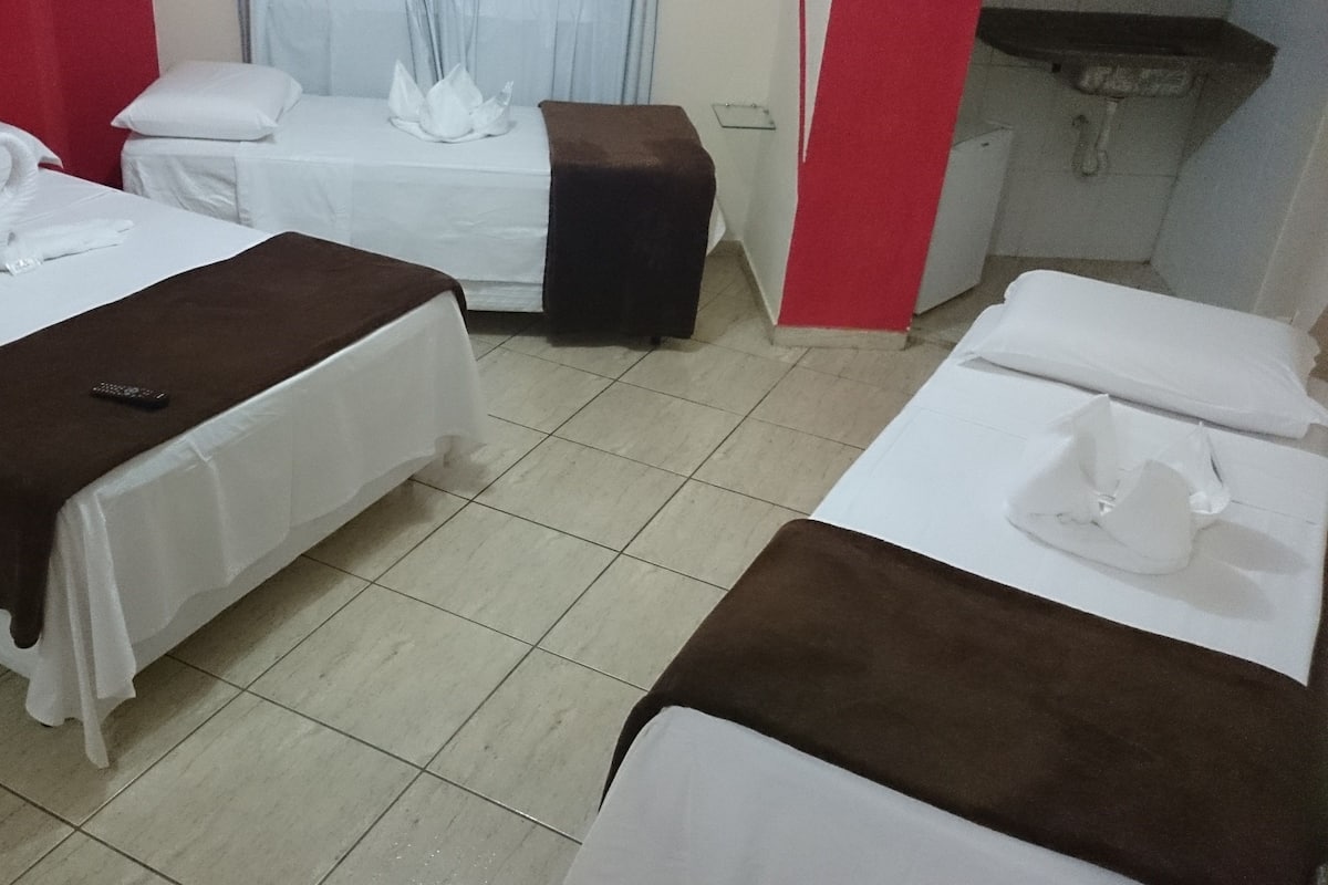 Standard Quadruple Room (Ventilador) | Blackout drapes, WiFi (free)