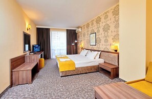 In-room safe, desk, free WiFi, bed sheets