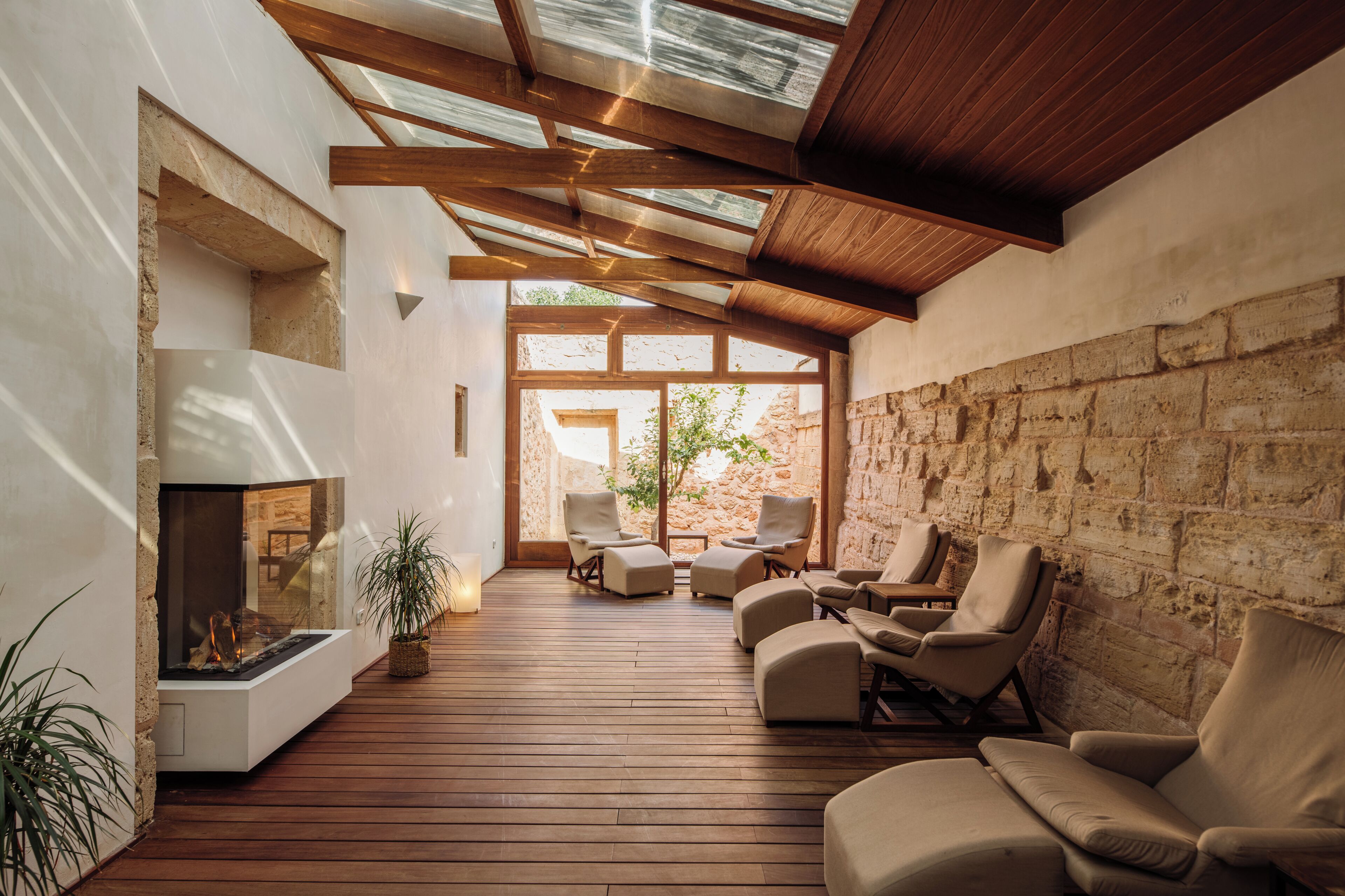 Salas de tratamientos para parejas, sauna, bañera de hidromasaje 