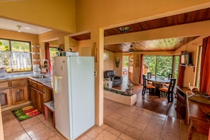 Suite, Kitchenette | Private kitchenette
