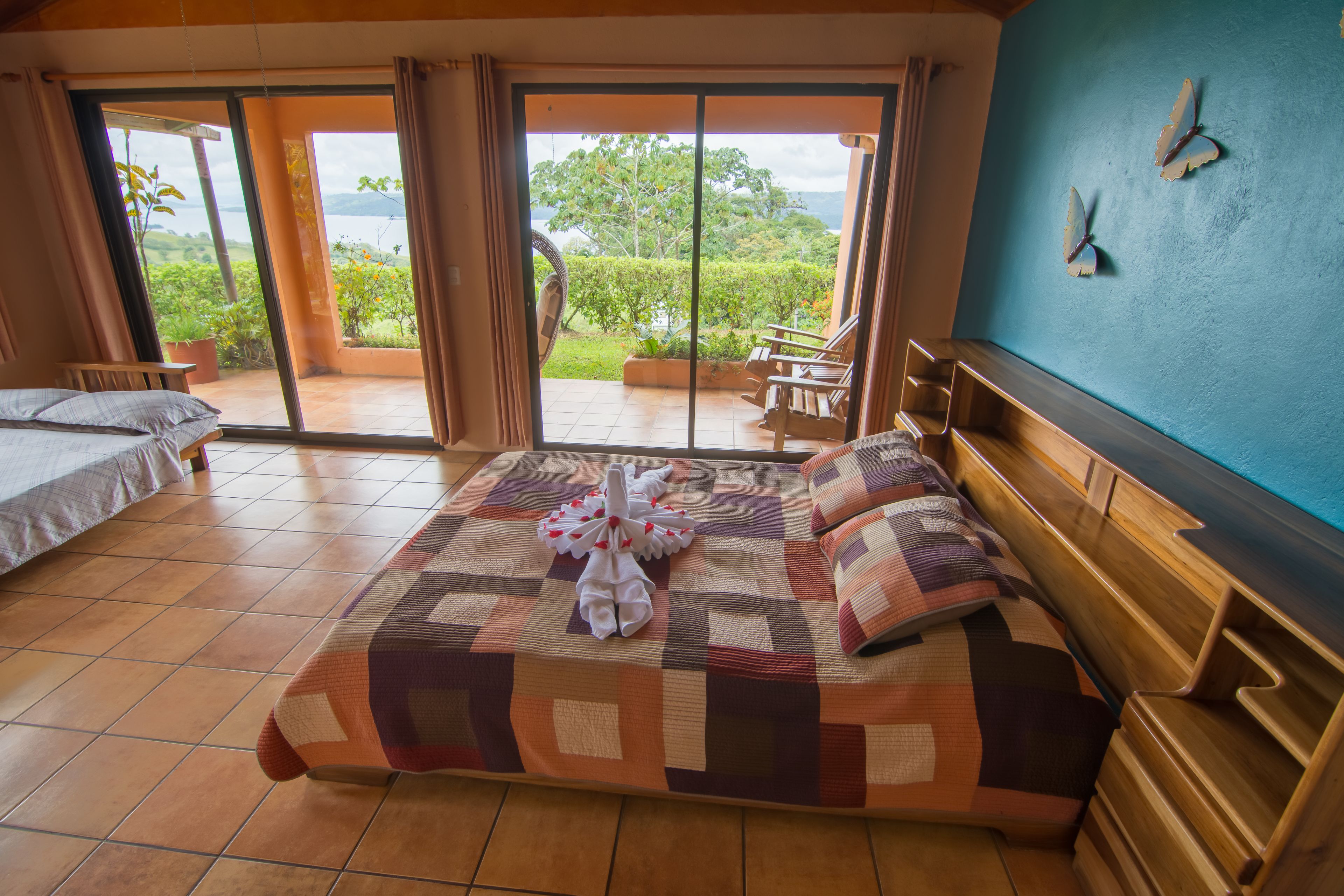 Caja de seguridad en la habitación, wifi gratis y ropa de cama 