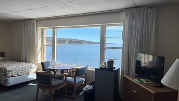 Cortinas blackout y sistema de insonorización 