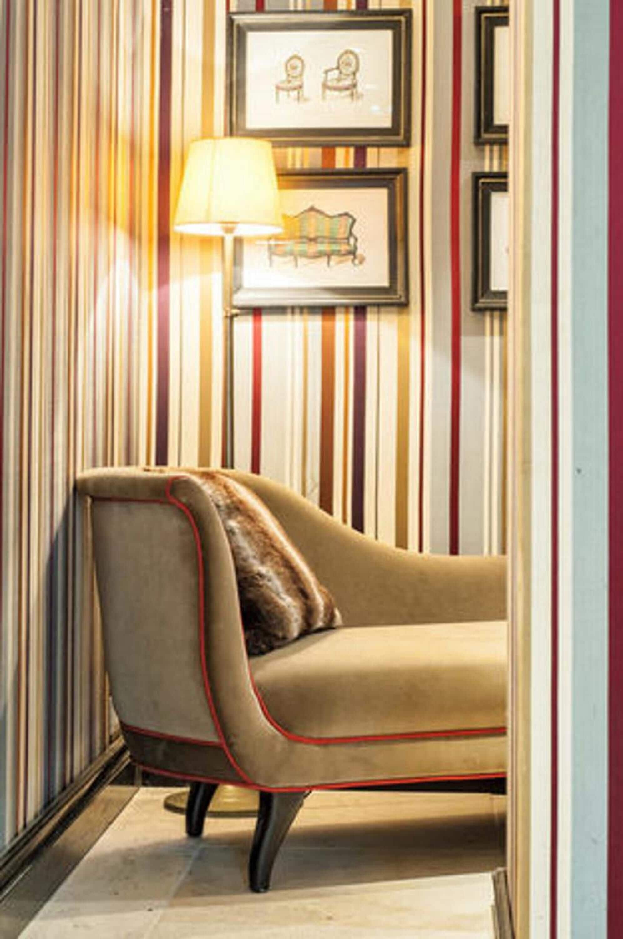 flat-screen tv, first-run films