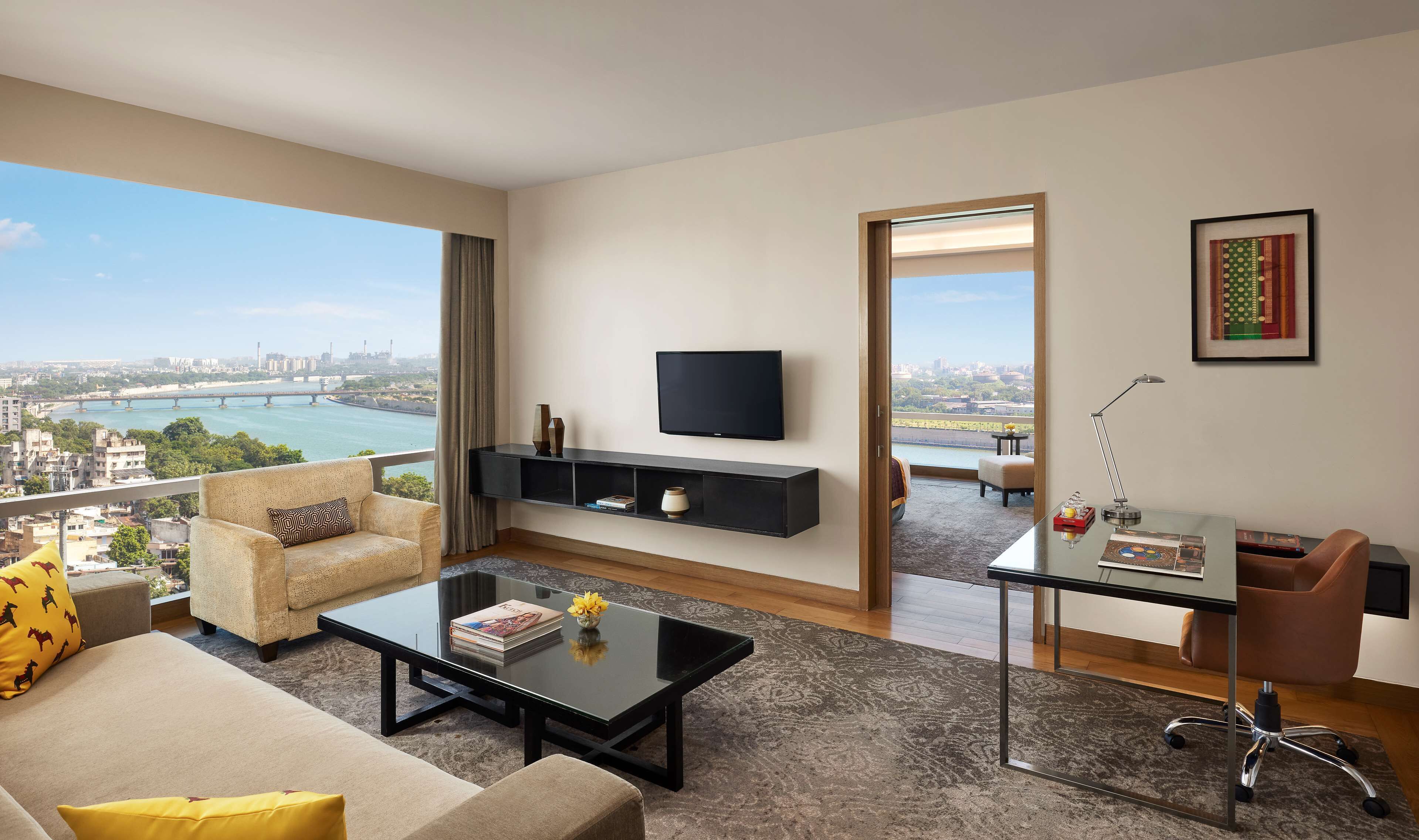 executive suite | 1 bedroom, premium bedding, minibar, in-room safe