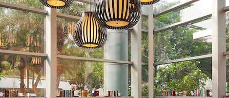 3 間餐廳,供應早餐、午餐和晚餐,義大利料理