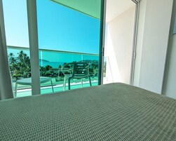 Peti besi dalam bilik, seterika/papan seterika, Wi-fi percuma 