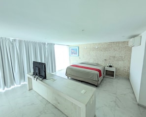In-room safe, iron/ironing board, free WiFi, bed sheets