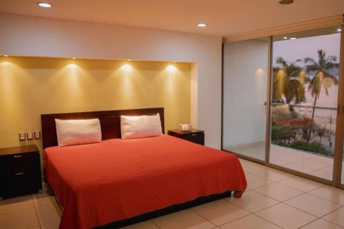 In-room safe, iron/ironing board, free WiFi, bed sheets