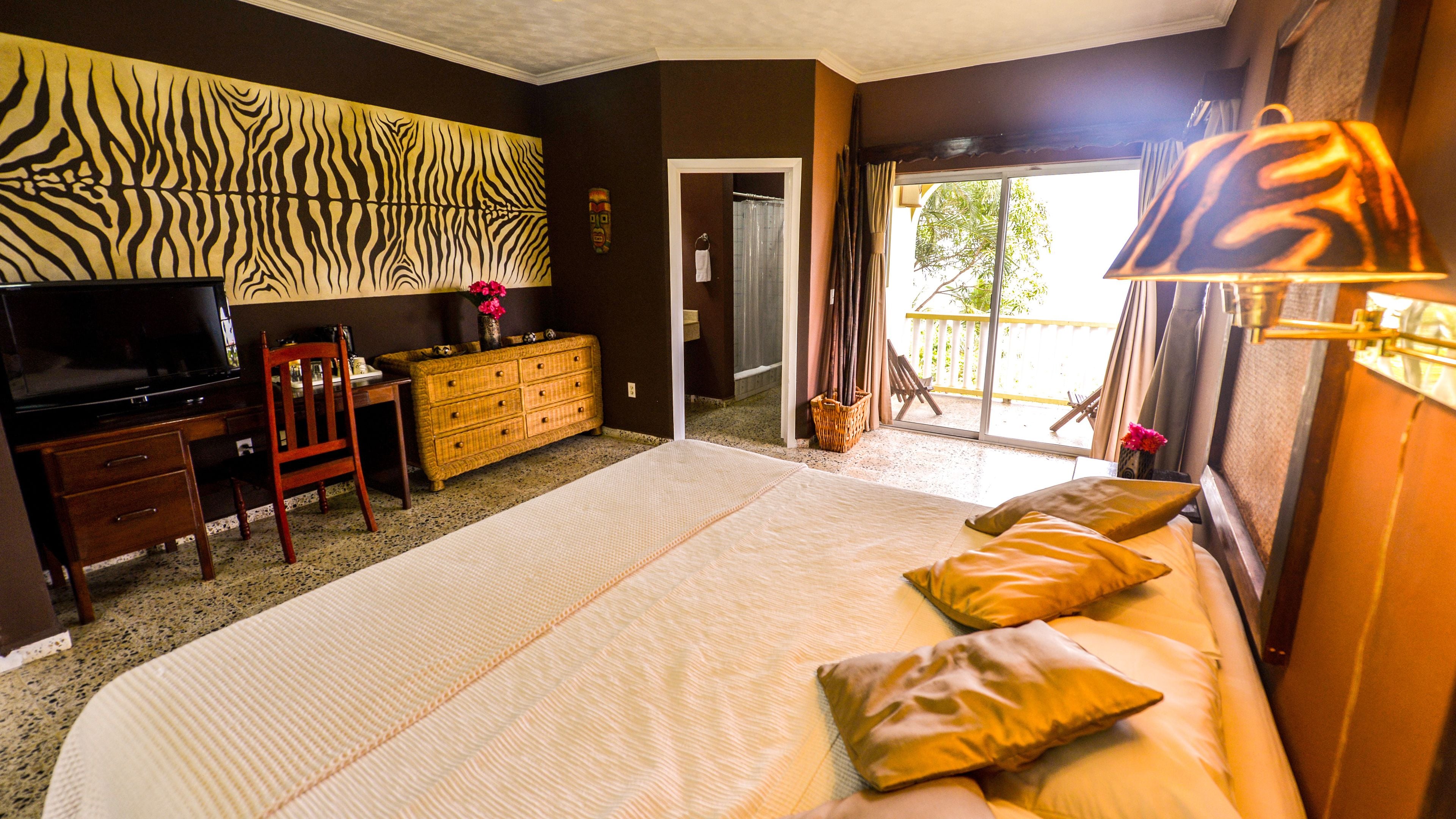 Caja fuerte, escritorio, tabla de planchar con plancha y wifi gratis