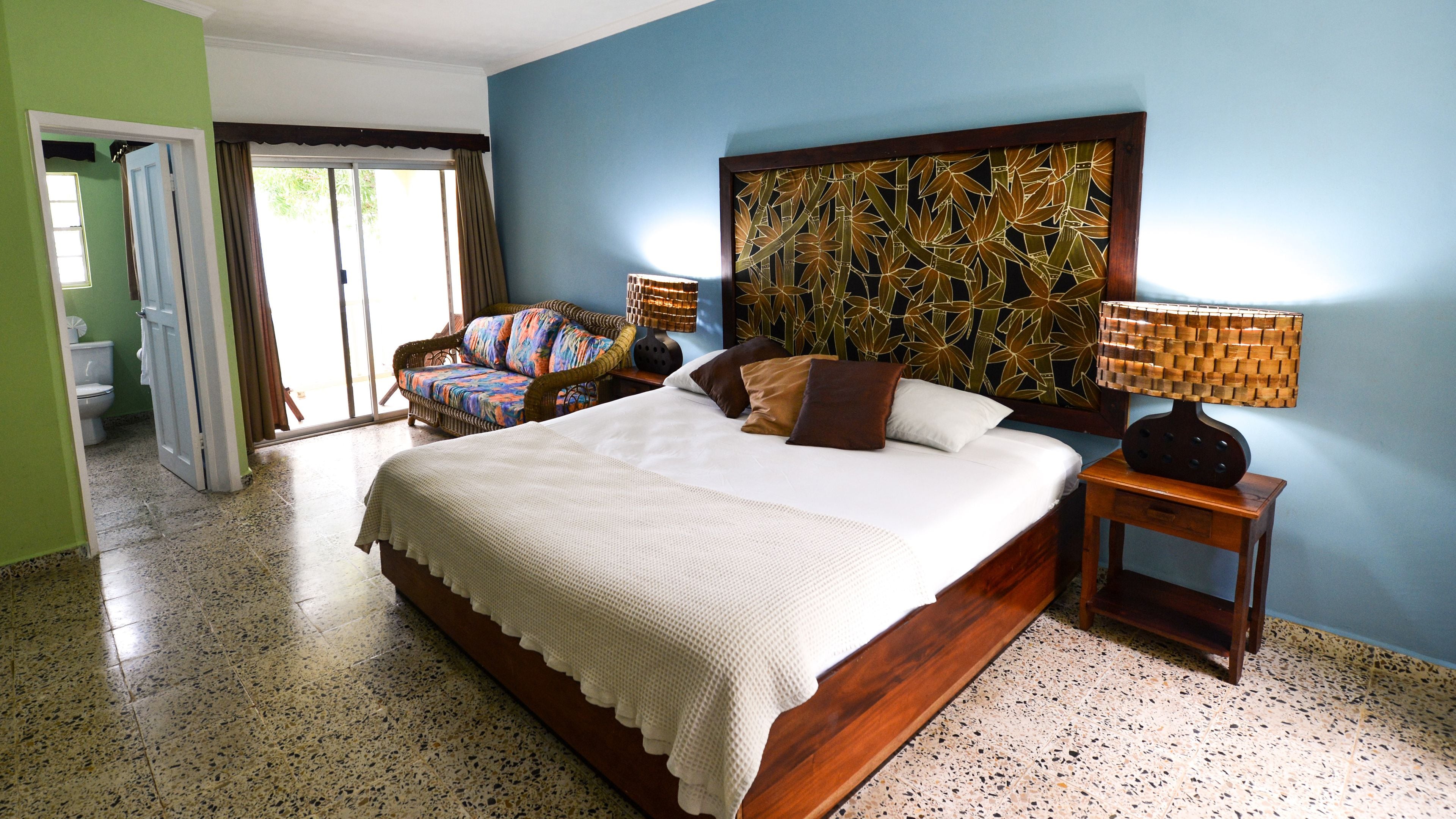 In-room safe, desk, iron/ironing board, free WiFi