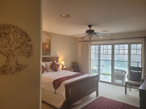 Master Bedroom | Premium bedding, in-room safe, desk, iron/ironing board - OKeefe's Landing Bed & Breakfast (Vernon)