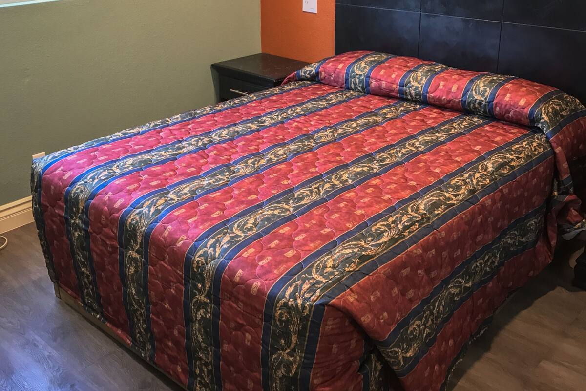 Deluxe-værelse - 1 queensize-seng - ryger | Premium-sengetøj, skrivebord, gratis Wi-Fi, sengetøj