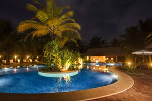 Outdoor pool, open 8:00 AM to 10:00 PM, pool umbrellas, pool loungers