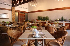 Free daily buffet breakfast