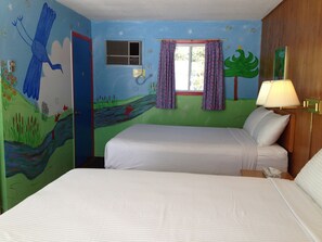 1 bedroom, individually decorated, individually furnished, desk - Algonquin Motel (Machar)
