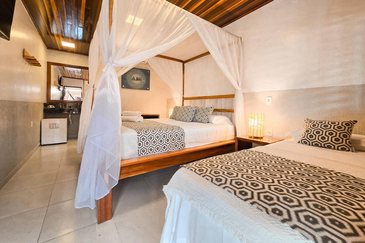 Desk, WiFi (free), bed sheets