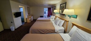 Family Triple Room, Multiple Beds | Desk, free WiFi, bed sheets - Economy Inn Reedsport (Reedsport)