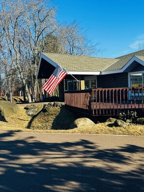 Front of property - Aspen Lodge (Grand Marais)