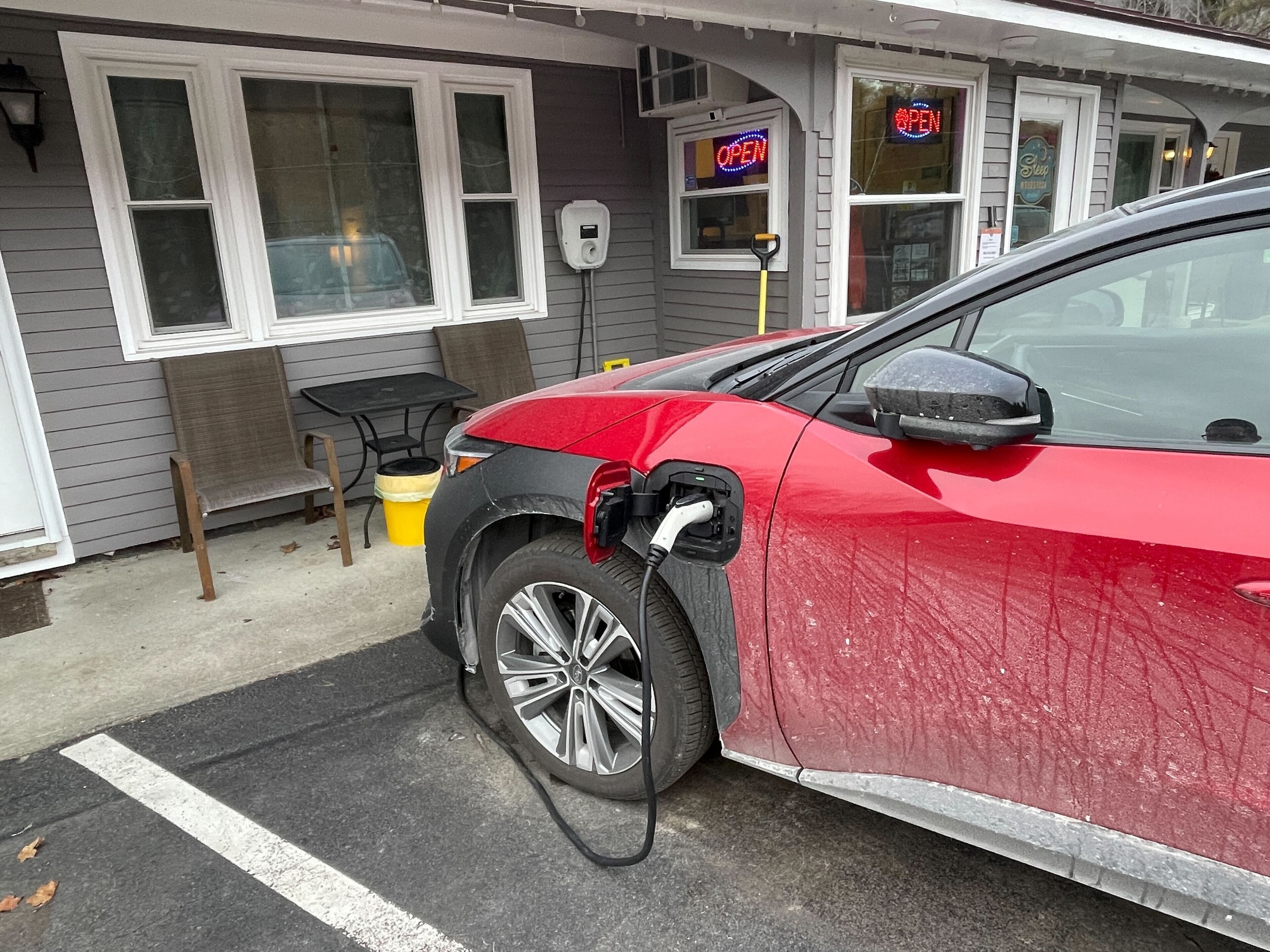 Borne de recharge pour véhicule électrique