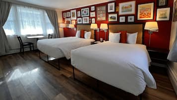 Decoración personalizada, escritorio y cortinas blackout