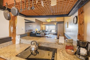 大冰箱、微波炉、烤箱、炉灶