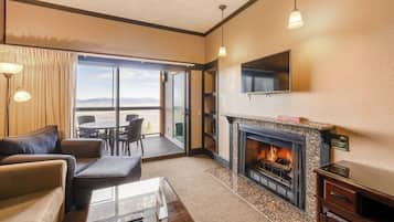 Basic Condo, 2 Bedrooms, Non Smoking, Mountain View | 2 bedrooms, iron/ironing board, travel crib, WiFi