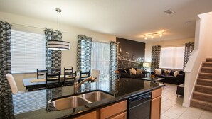 傳統獨棟房屋, 4 間臥室 (480 Las Fuentes Drive) | 私人廚房 | 咖啡機/沖茶器、大型冰箱、微波爐、烤箱