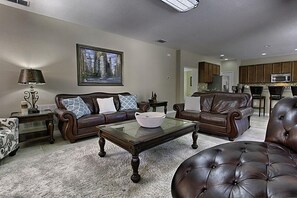 Traditional-Haus, 6 Schlafzimmer (210 Las Fuentes Drive ) | 1 Schlafzimmer, individuell dekoriert, individuell eingerichtet