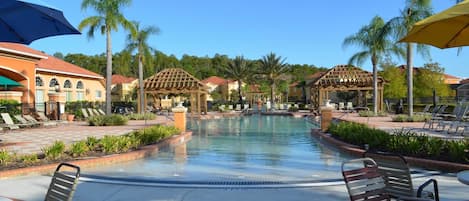 1 bedroom, individually decorated, individually furnished