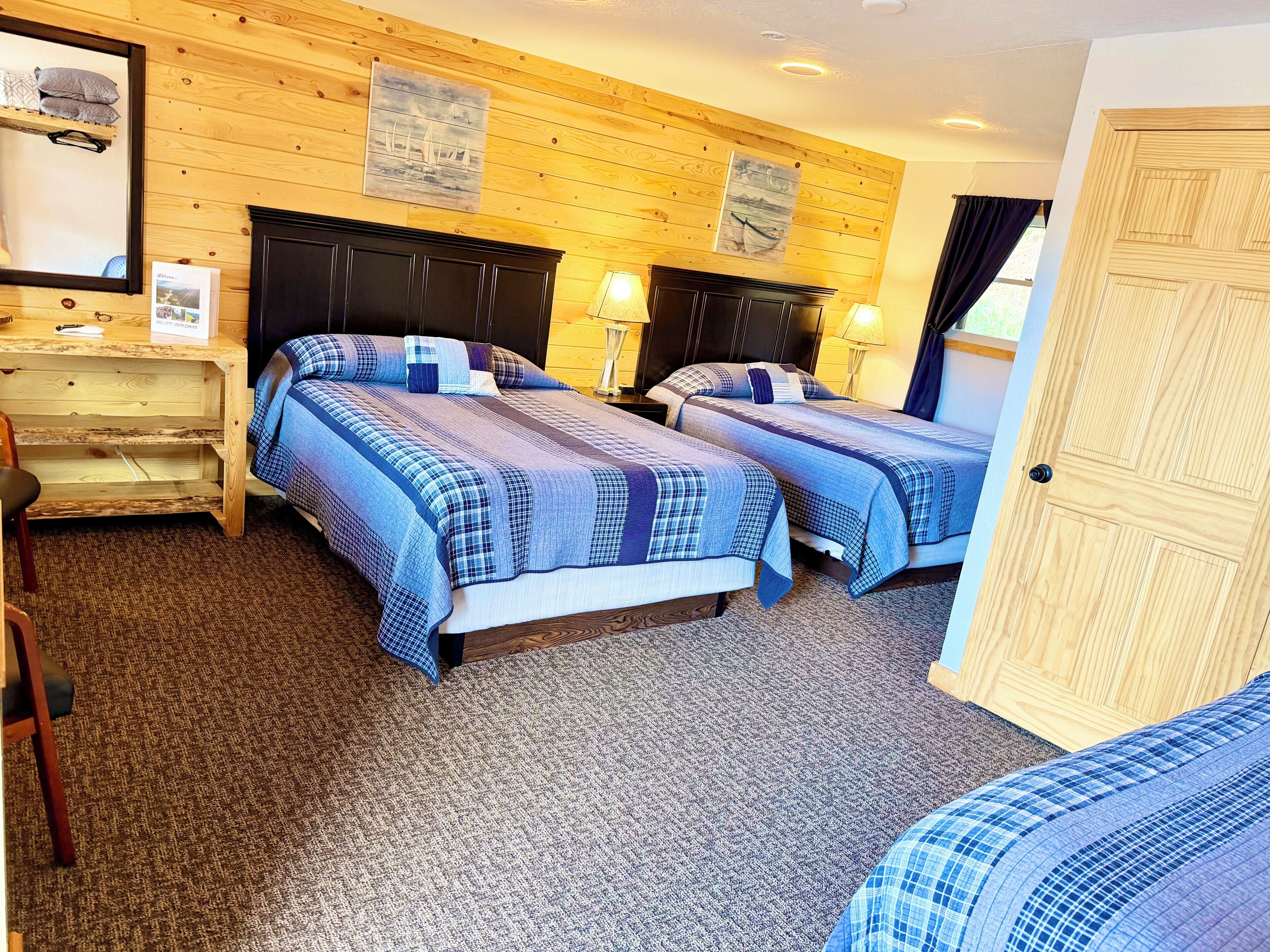 Family Room, Multiple Beds, Refrigerator & Microwave | Premium bedding, individually decorated, individually furnished
